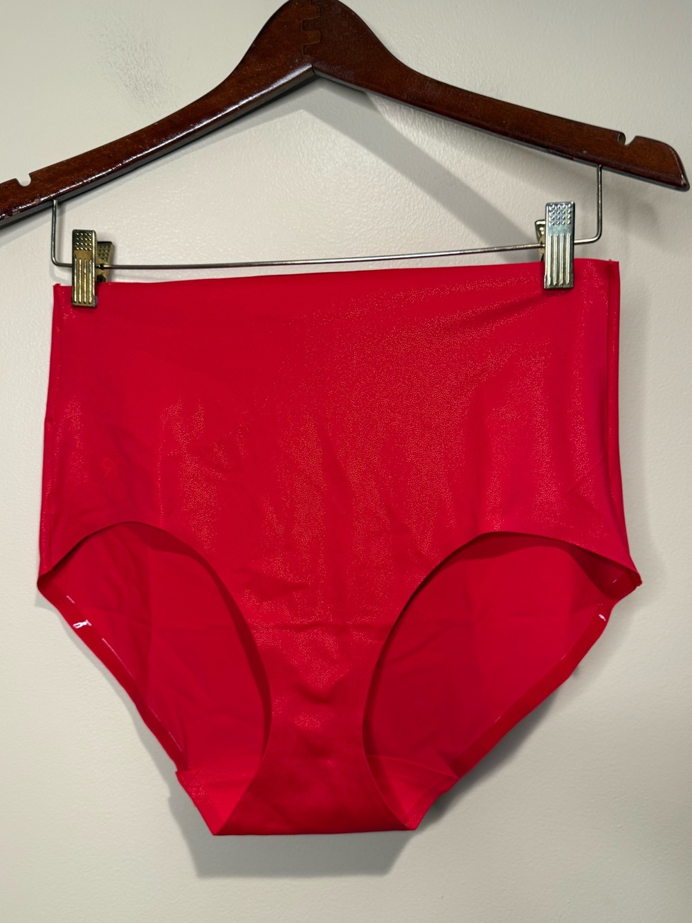 NEW Ruby Ribbon Sleek Shape Brief Ruby Sparkle & Shine - Picture 5 of 9